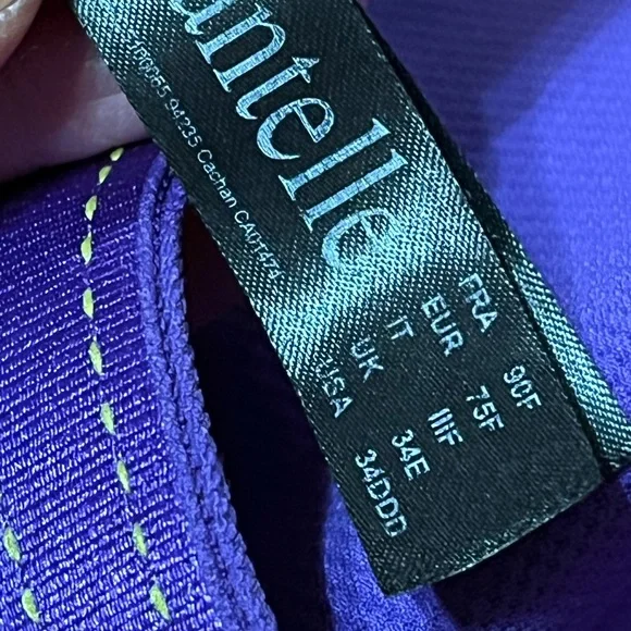 High Impact Sports Bra - Picture 2 of 3